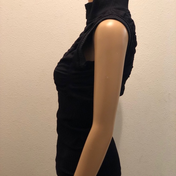 Vest - Picture 5 of 6